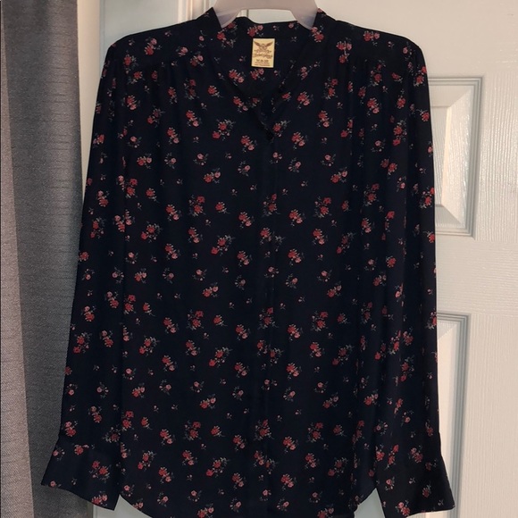 Faded Glory Tops - Flowy floral blouse